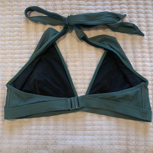 Triangle two-piece top - Picture 3 of 7